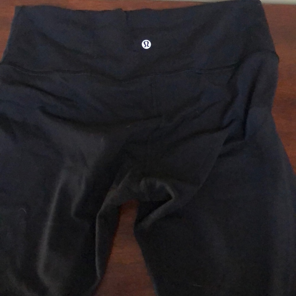 Lightly worn lululemon pants!!